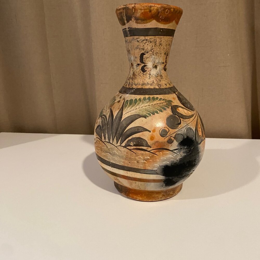 Vintage Tonala Mexican Pottery Vase‎ - Hand-Painted Birds & Burn Scar, 8.5"x6" - Picture 4 of 8